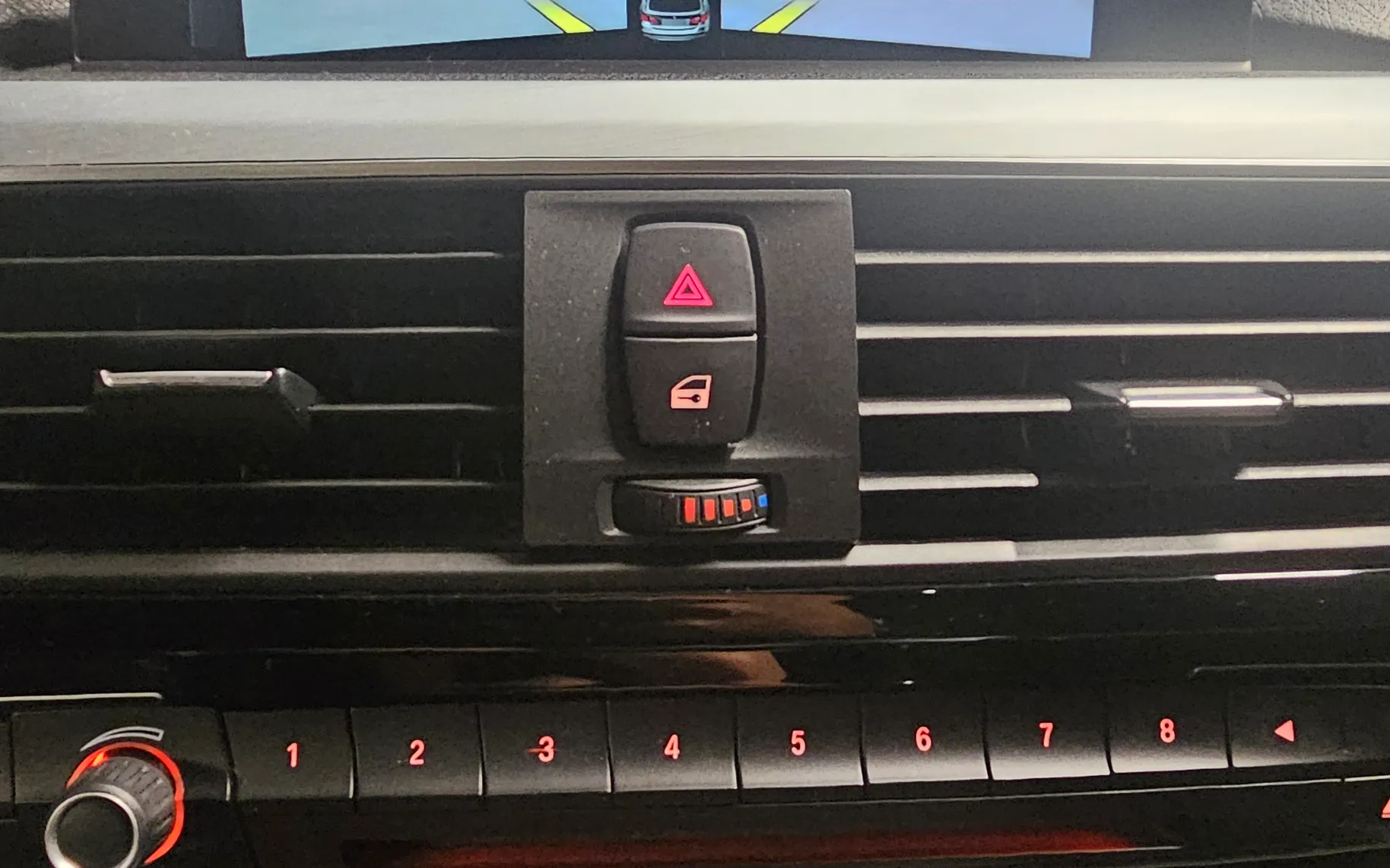 Notranja slika - BMW Serija 3 - 320d xdrive touring M sport - 8
