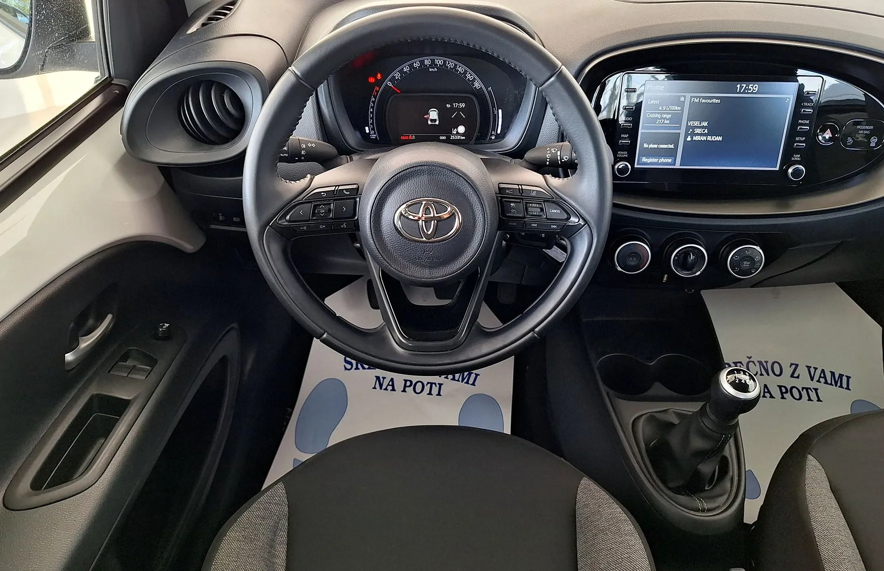 Zunanja slika - Toyota Aygo - 1.0 X-PLAY ALLOYS TOUCH •SLO•KAMERA•ACC• - 12