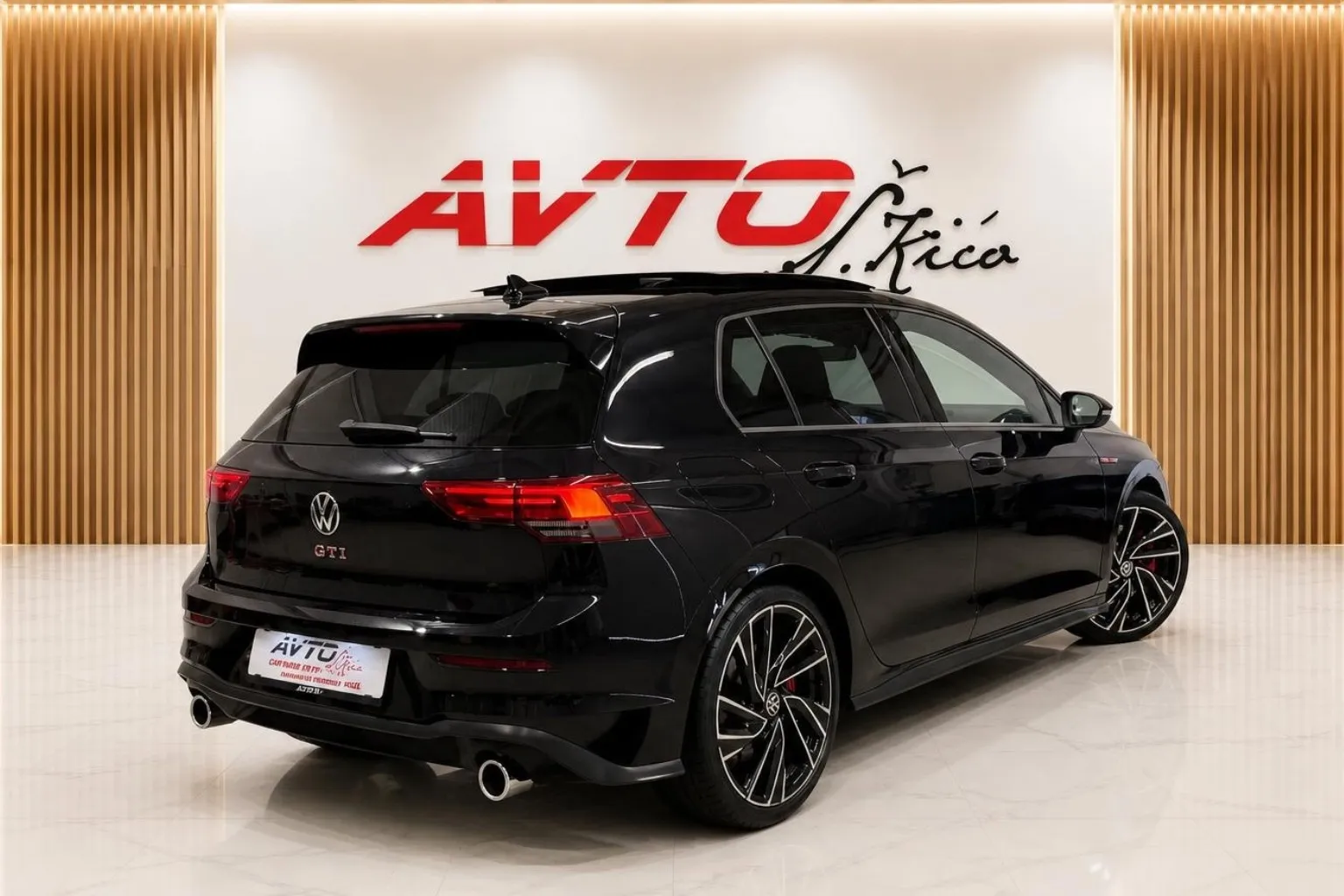 Zunanja slika - Volkswagen Golf - 2.0 TSI-GTI-PANORAMA-VIRTUAL-DSG-ACC-IQ-KAMERA-NAV - 6