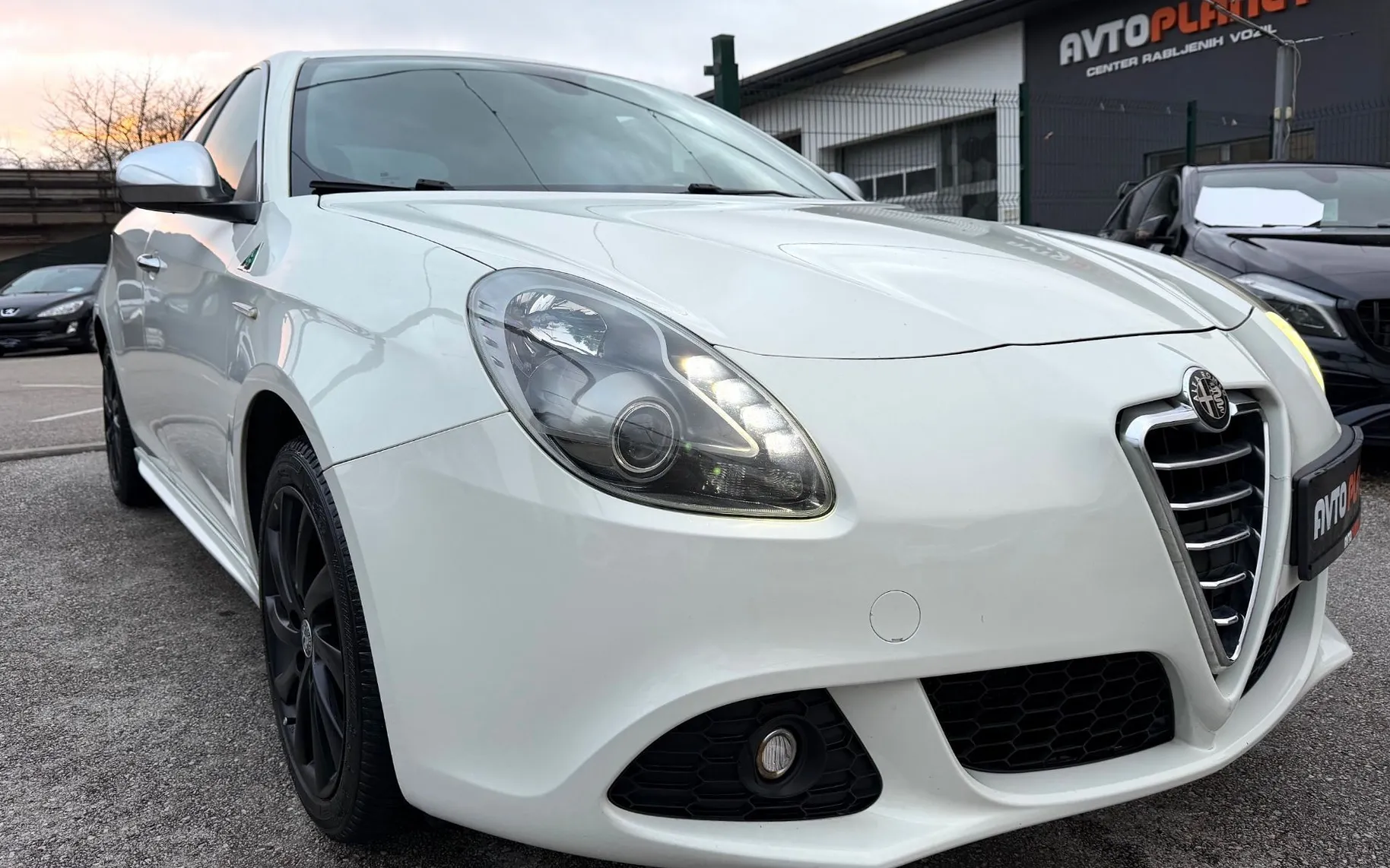Zunanja slika - Alfa Romeo Giulietta - 1.4 TB 16v Distinctive Sport 3 SLO.VOZILO LED A17 - 16