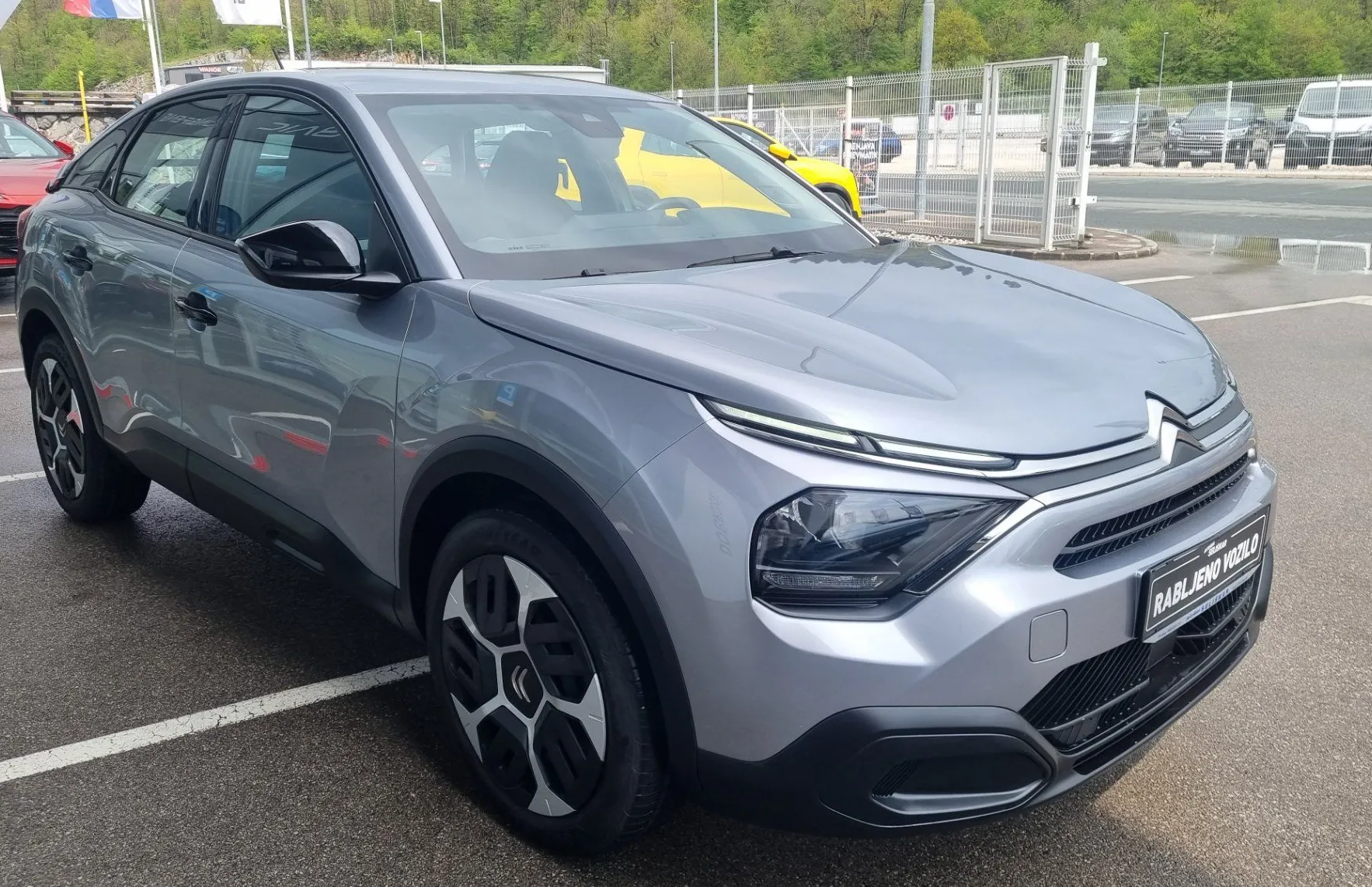 Zunanja slika - Citroën C4 - 1.2 PureTech 100 You  - SAMO 19.857KM - AKCIJA - 4