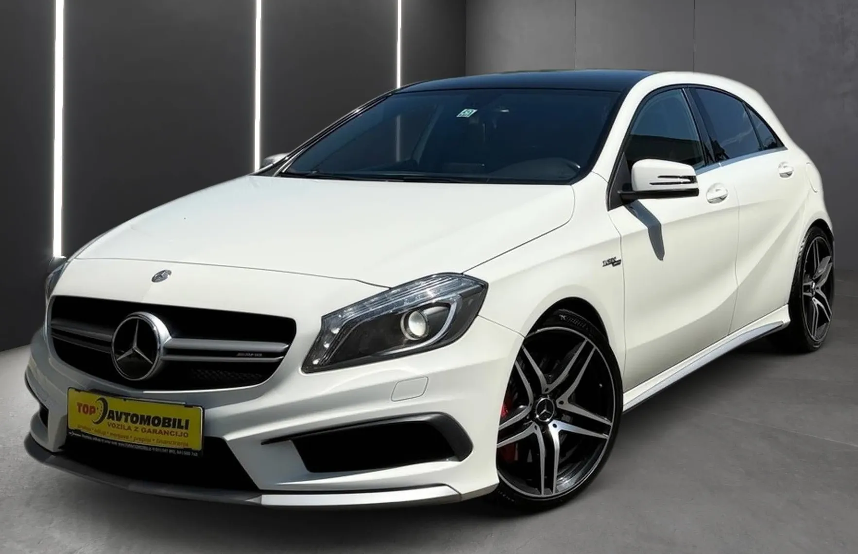 Zunanja slika - Mercedes-Benz A-Razred - 45 AMG 4MATIC XENON NAVI PDC TEM ŠPORTNI IZPUH - 1
