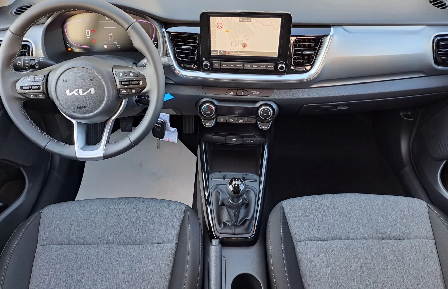 Zunanja slika - KIA Stonic - 1.2 DPI 57.9 kW  79 KM  LX Urban+ M T - 8