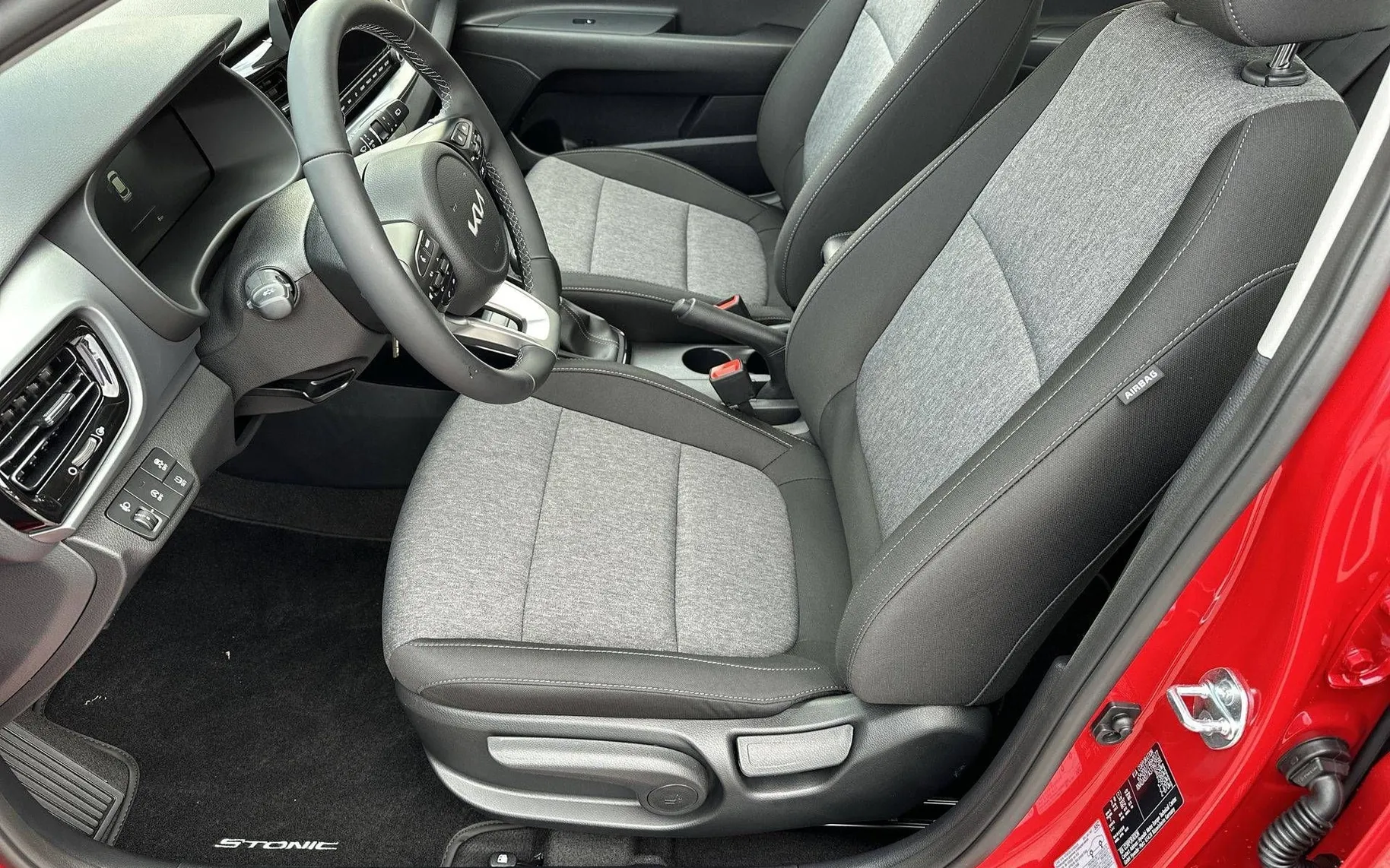 Notranja slika - KIA Stonic - 1.0 T-GDi LX Urban+ DCT - 10