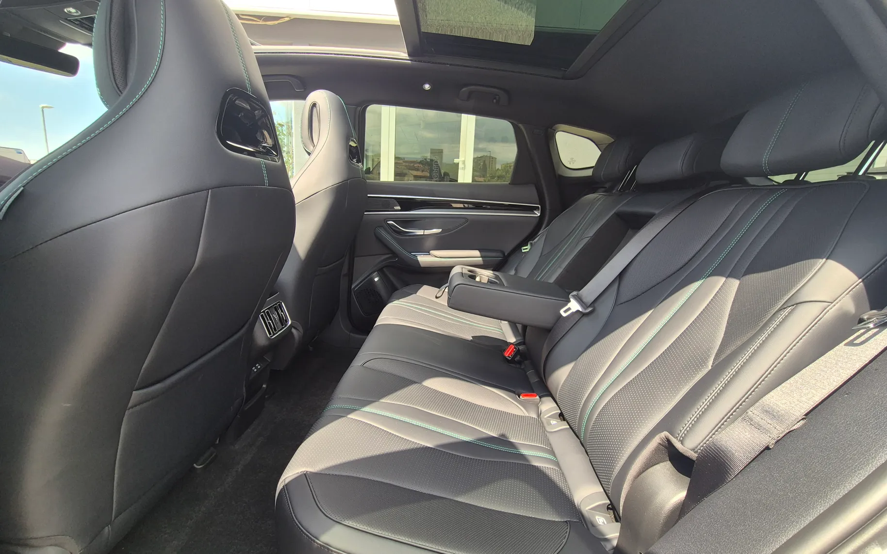 Zunanja slika - BYD SEAL U - U DM-i BOOST PHEV domet 1080km - NA ZALOGI - 5