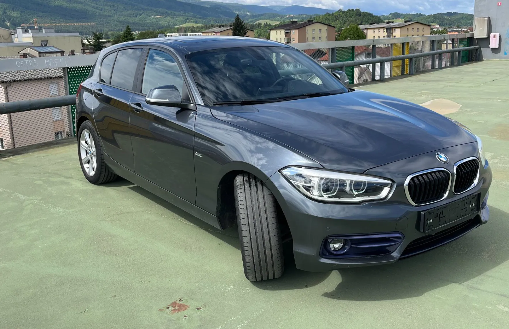 Zunanja slika - BMW Serija 1 - : 116d Sport Line AVT. LED. PANO. 2X PDC. TEMPOM. - 3