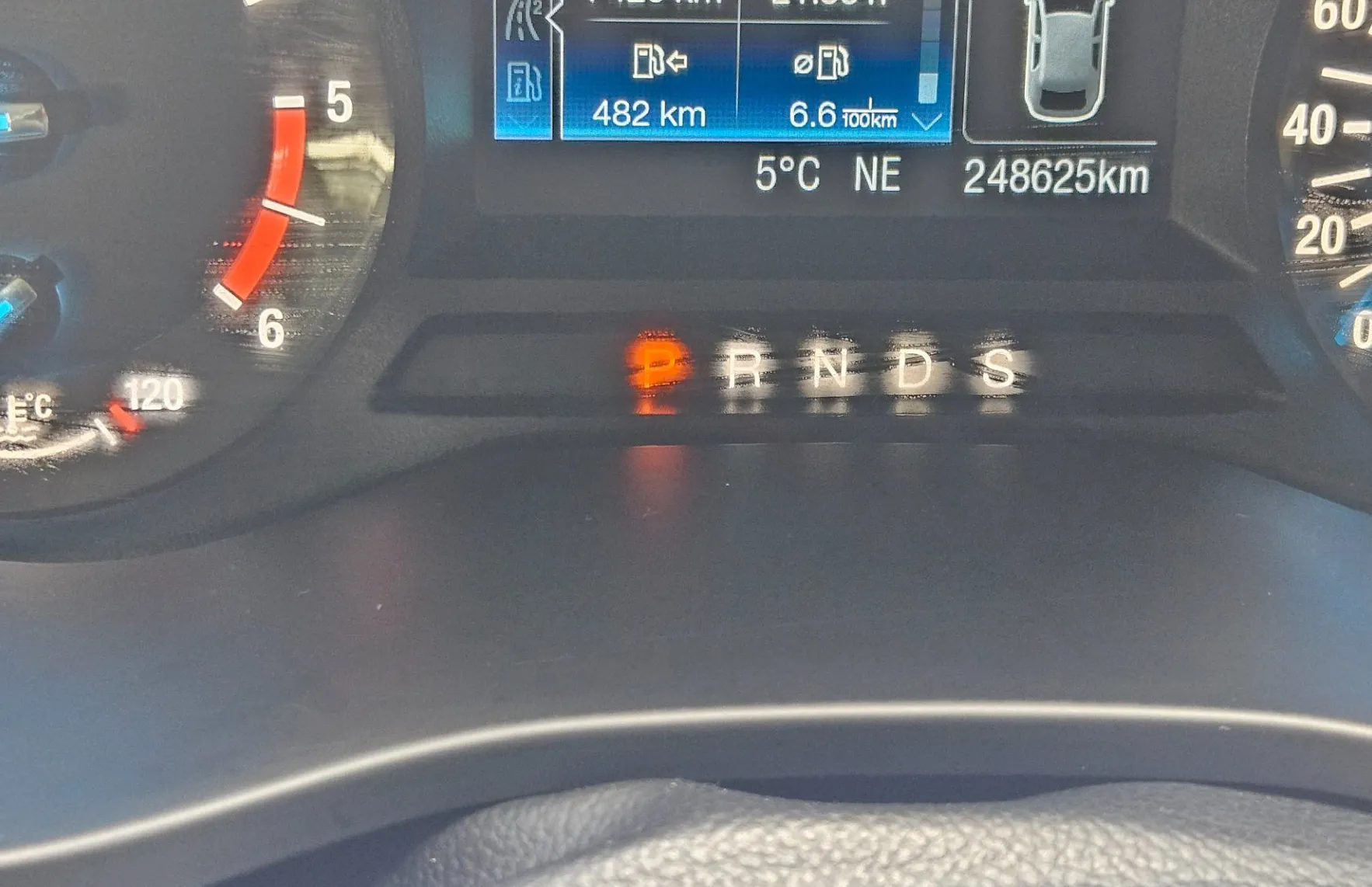 Zunanja slika - Ford Mondeo - Karavan 2.0 EcoBlue Titanium Avt. - 9