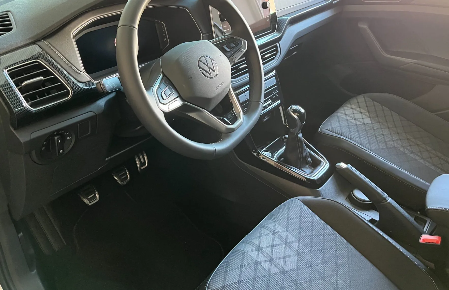 Zunanja slika - Volkswagen T-Cross - 4JOY 1.0 TSI  85 Kw- 115 KM - 6