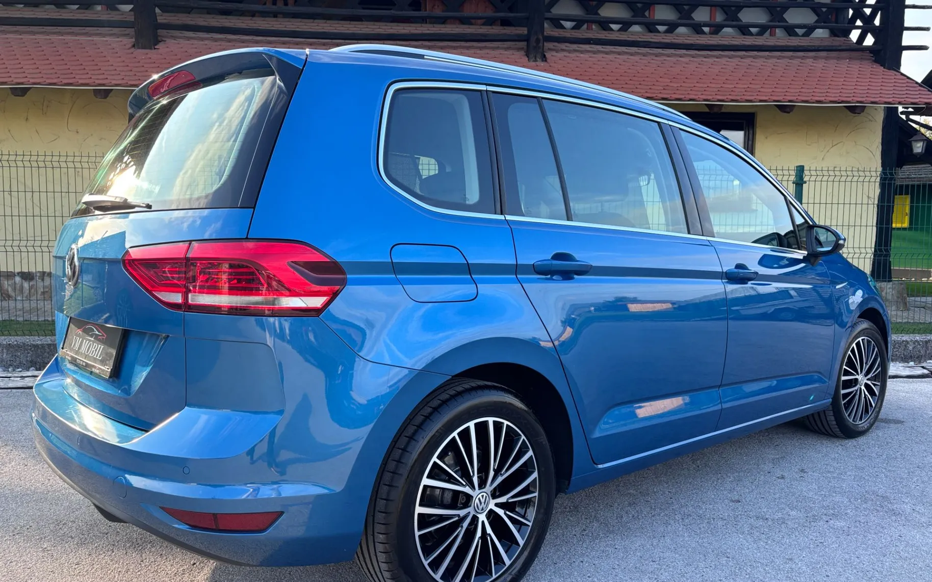 Zunanja slika - Volkswagen Touran - 2.0 TDI HIGHLINE - 4