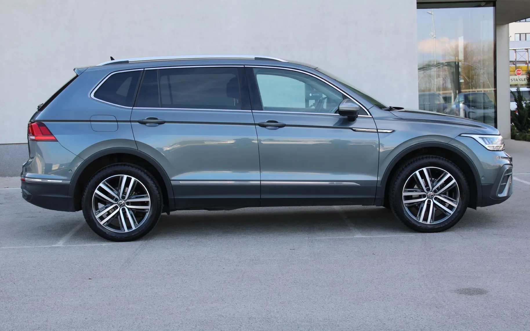 Zunanja slika - VW Tiguan Allspace - 2.0 TDI SCR BMT 110kW Life VIRT GRET SED AKT TEMP - 6