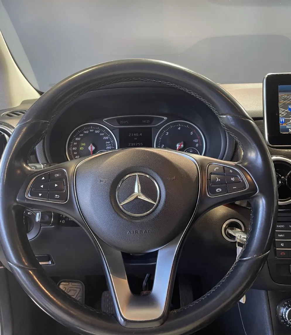 Zunanja slika - Mercedes-Benz B-Razred - B200CDI-NAVIGACIJA-TEMPOMAT-MULTIFUNKCIJA-KAMERA - 16