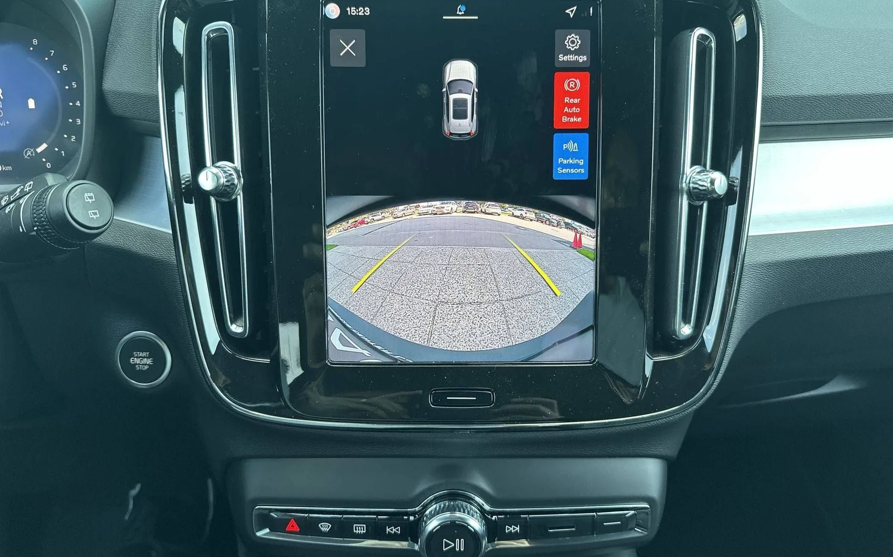 Notranja slika - Volvo XC40 - B3 P Core AT DCT 3 leta garancije + 3 servisi... - 16