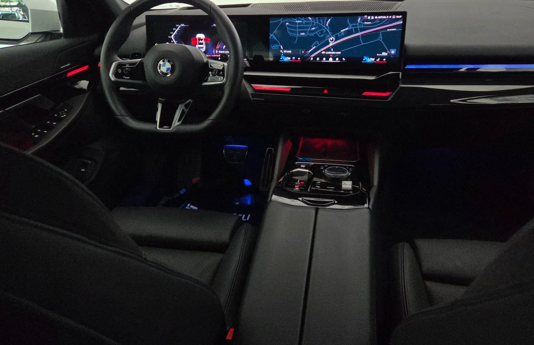 Zunanja slika - BMW Serija 5 - Touring: 540d xDrive-M.SPORT.PRO-RADAR-ICON-KAM360-KEYLE - 16