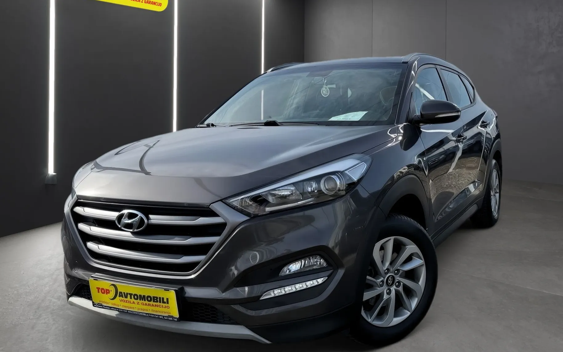 Zunanja slika - Hyundai Tucson - 1.6 GDI 1.LASTNIK SLO VOZILO TEMPOMAT PDC KAMERA - 1