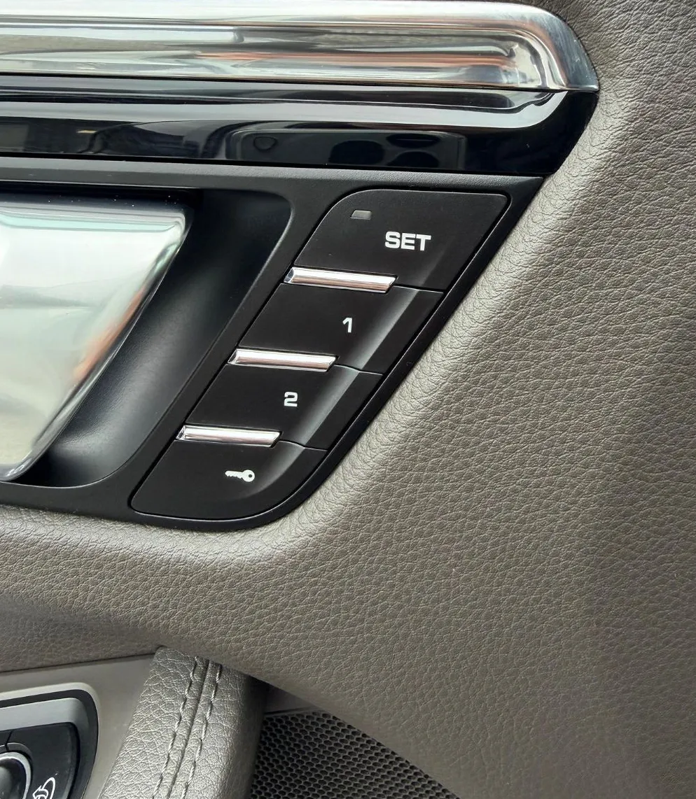 Zunanja slika - Porsche Macan - 3.0 D LED-20COL-4X4-NAVI-MEMORY-USNJE- MOZ.MENJAVA - 10