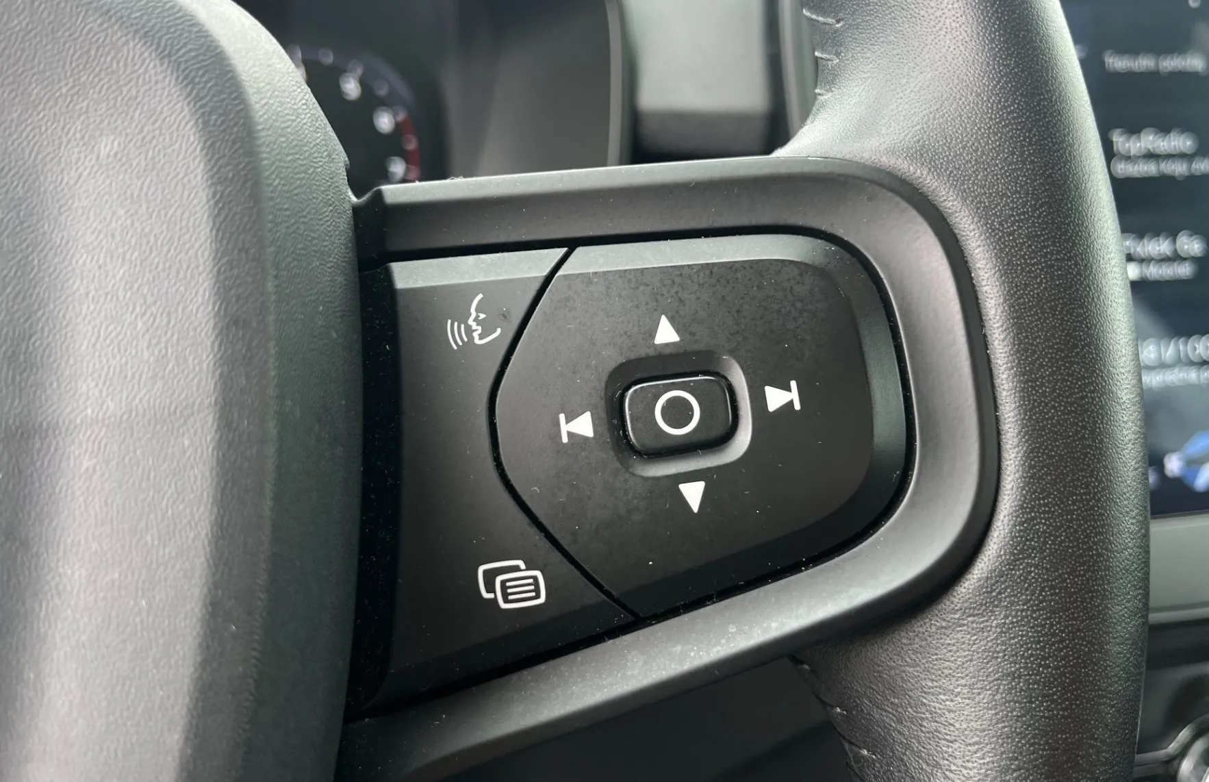 Zunanja slika - Volvo XC40 - T3 Momentum Avt. ACC. LED. NAVI. VZR. KAM. - 14