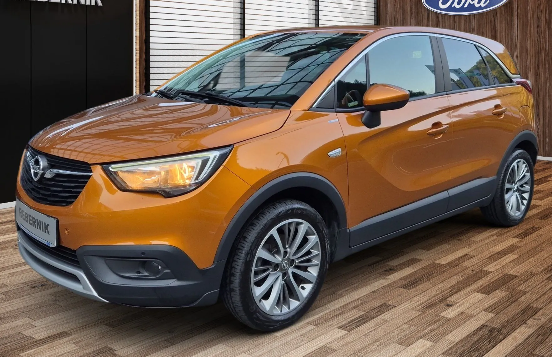 Zunanja slika - Opel Crossland X - INNOVATION 1.2 130PS M6-SLO-1.LAST-ODLIČEN - 1