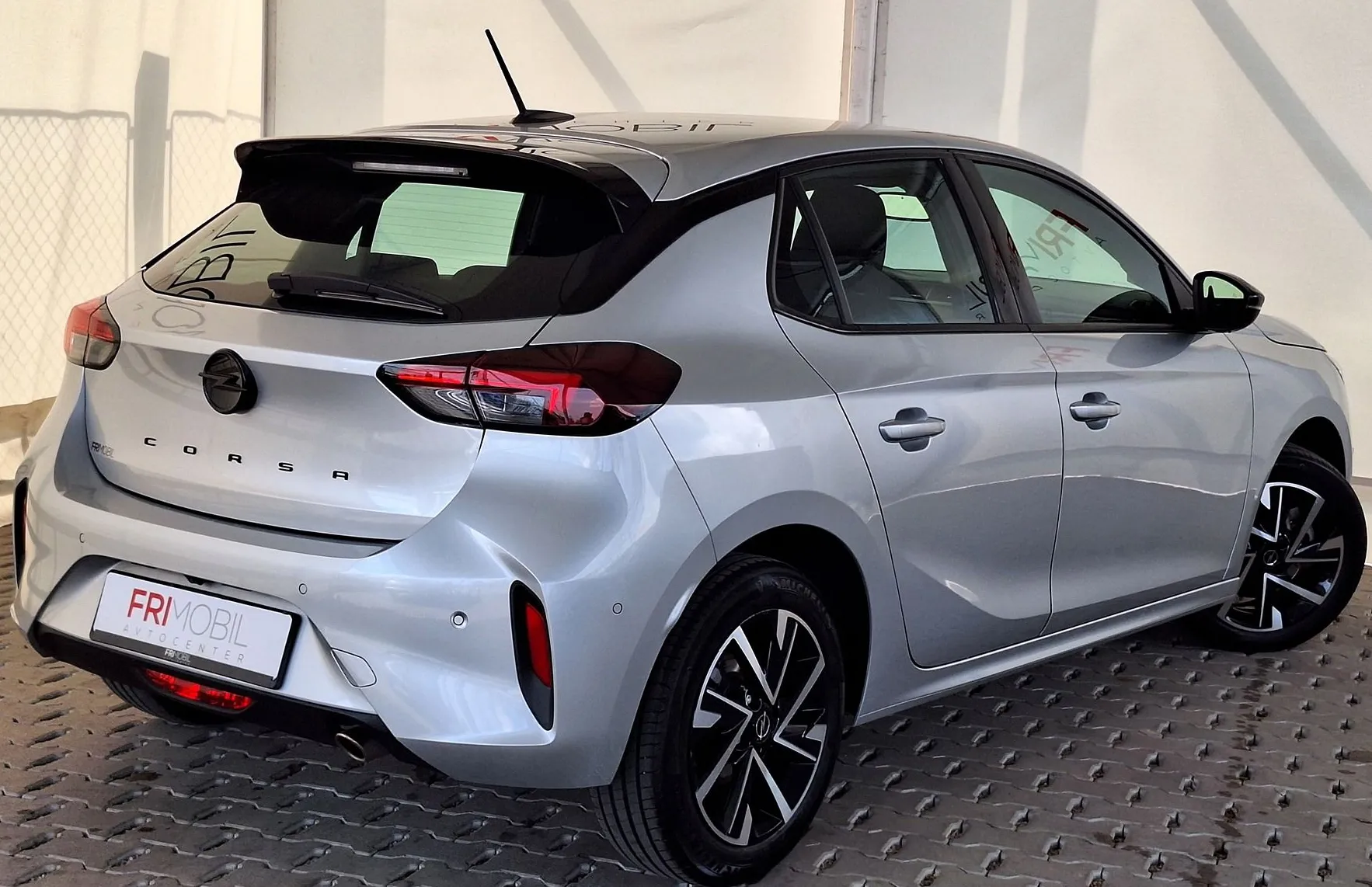 Zunanja slika - Opel Corsa - 1.2 TURBO GS Aut. - 3