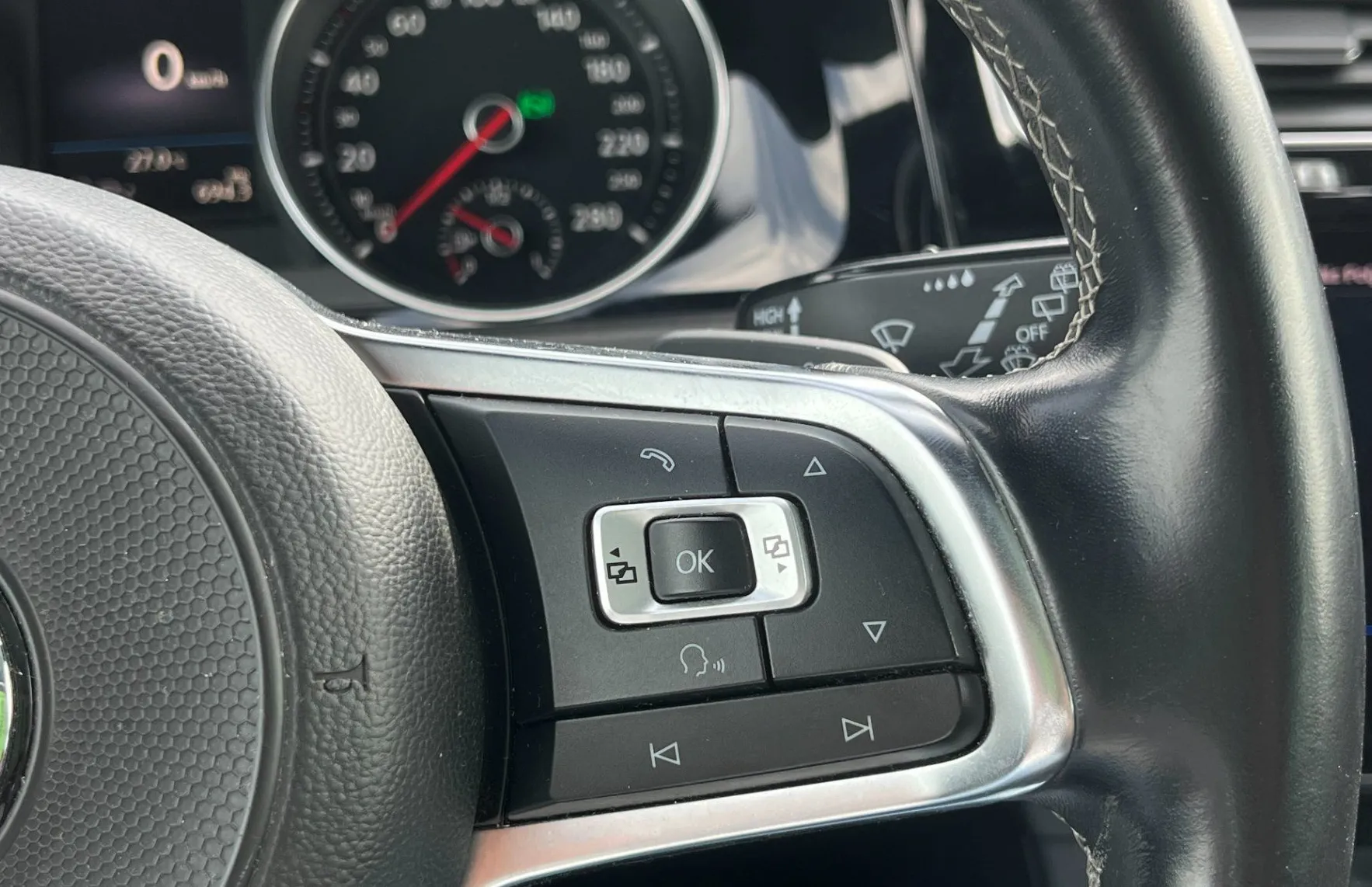 Zunanja slika - Volkswagen Golf - Variant 2.0 GTD BMT DSG LED. NAVI.2XPDC.OGR. SEDEŽ - 15