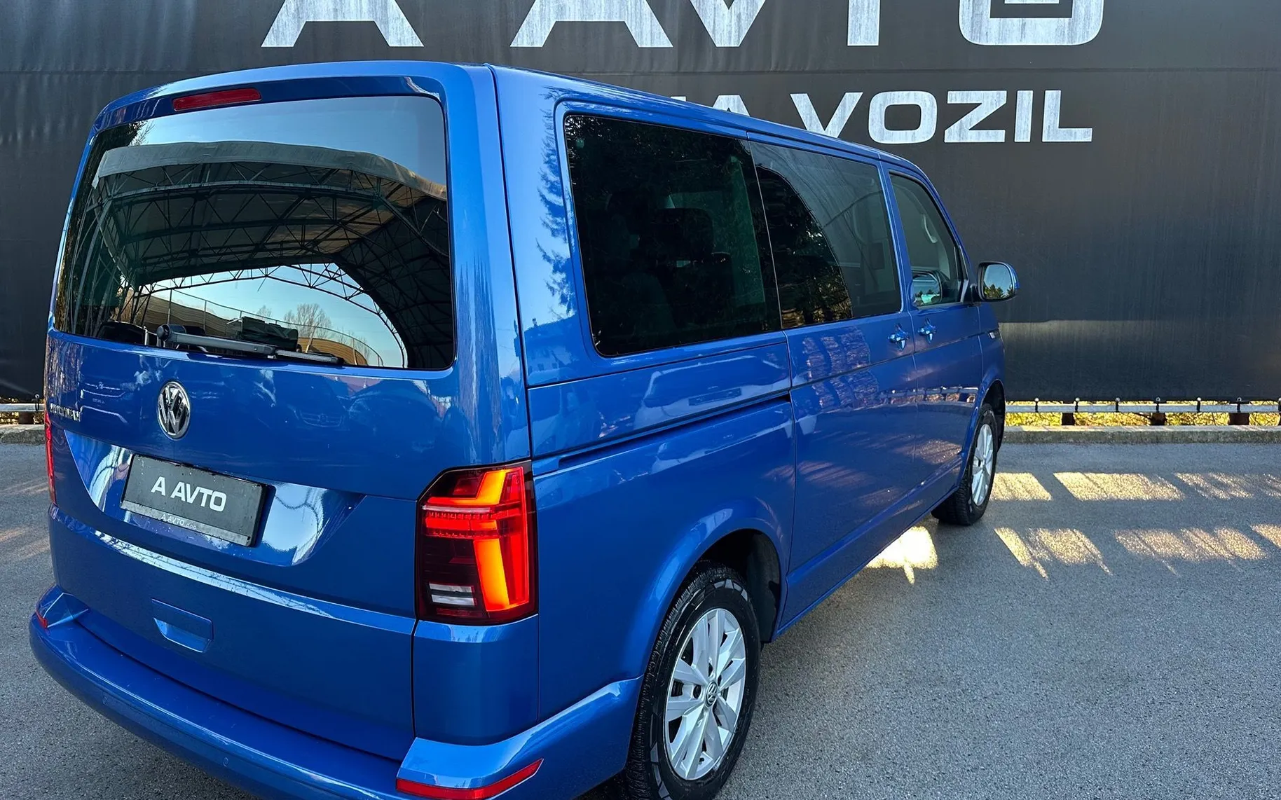 Zunanja slika - VW Multivan - 6.1 2.0TDI 150KS DSG-KAMERA-LED-VIRTUAL-NAVI-7SED - 6
