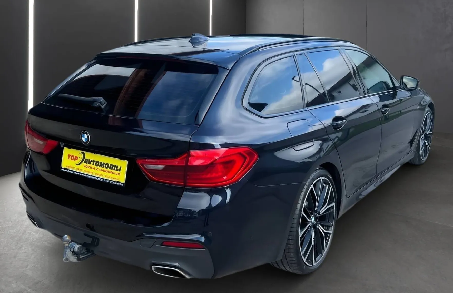 Zunanja slika - BMW Serija 5 - Touring: 520d M-PAKET FUL LED NAVI TEMP PANO PDC KLJUKA - 5