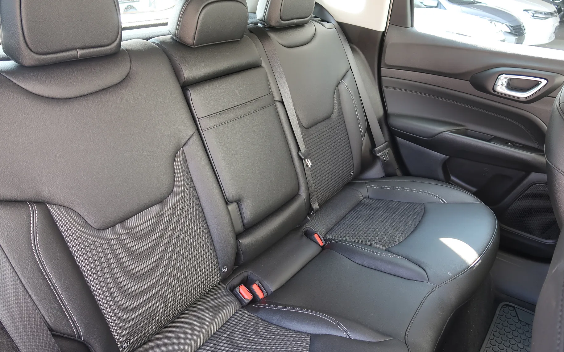 Zunanja slika - Jeep Compass - 1.5 T4 DCT7 e-Hybrid 96kW Summit - 9