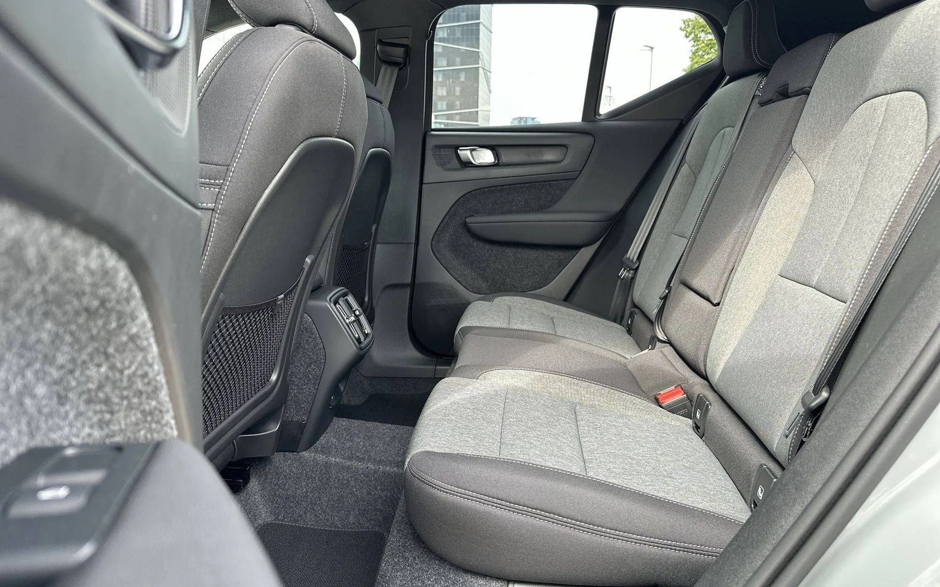 Notranja slika - Volvo XC40 - B3P Plus Dark Avt - 11