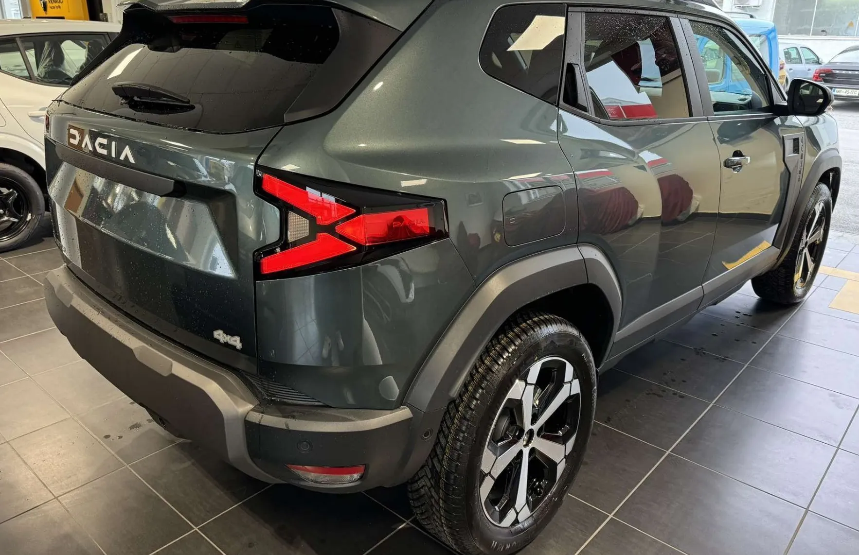 Zunanja slika - Dacia Duster - 1.2 TCe 130 4x4 JOURNEY - 3