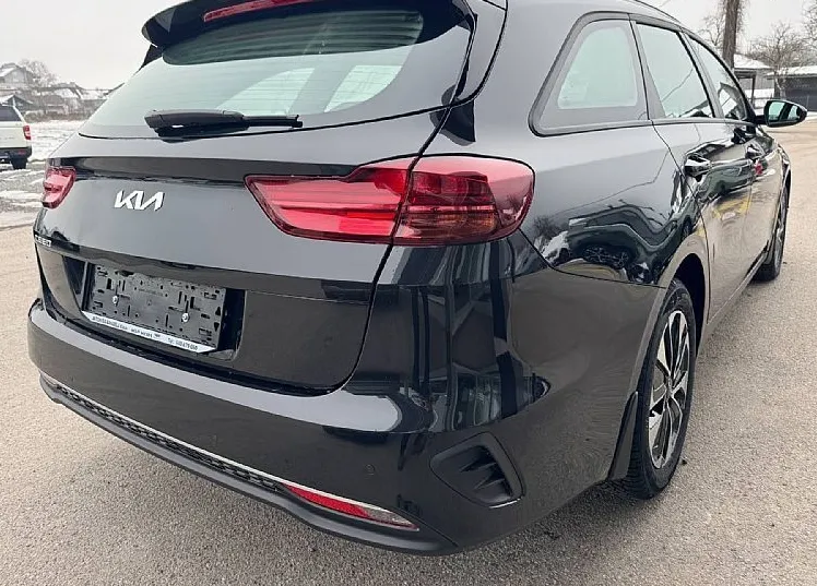 Zunanja slika - KIA Ceed - SW 1.5 T-GDi LX Champion+ ISG. M T 103 kW - 4