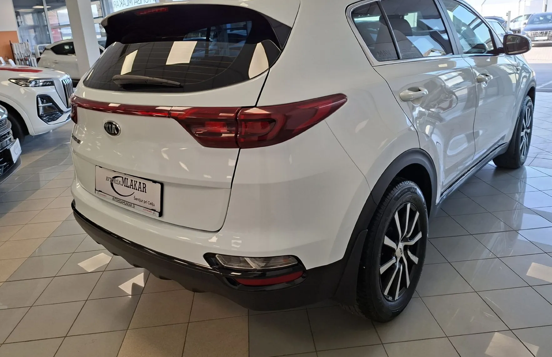 Zunanja slika - KIA Sportage - 1.6 CRDi 100kW AWD EX Fresh ISG. M T- - 4