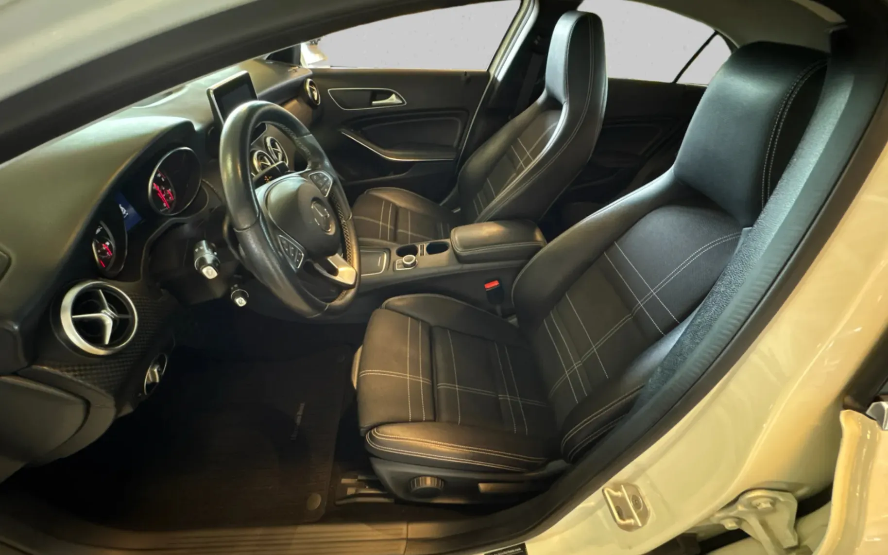 Zunanja slika - Mercedes-Benz A Class Long - A 180CDI  AUT   1 LAST  SLO - 4