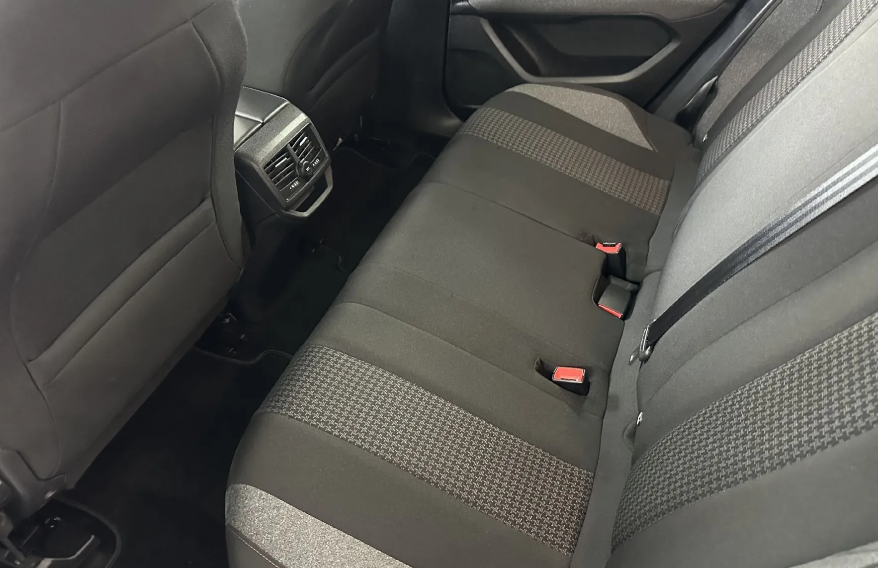 Zunanja slika - Peugeot 3008 - 1.5 BlueHDi 130 EAT8 Active.KAMERA.NAVI.ALU.2022 - 5