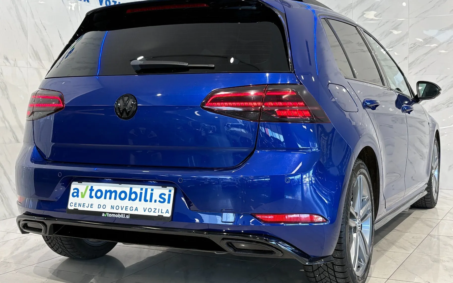 Zunanja slika - Volkswagen Golf - 1.6 TDI  R-Line - Pano - ACC - Virtual - PDC - S - 6