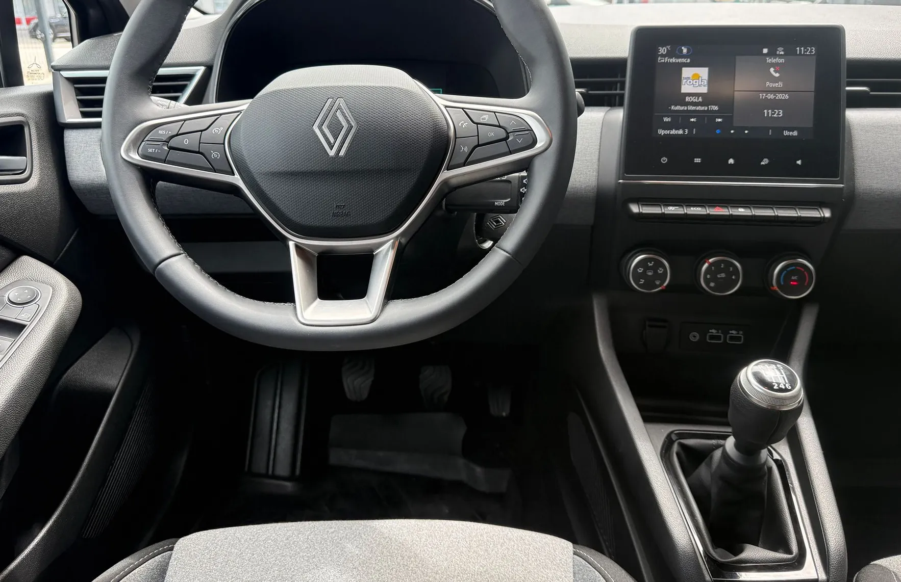 Zunanja slika - Renault Clio - TCe 90 LED-BT-DAB-VIRTUAL-15478KM- BREZ POLOGA-SLO - 8