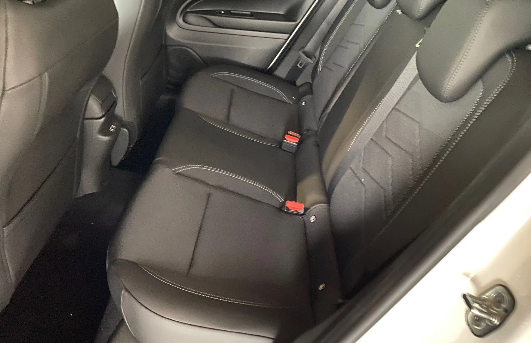 Zunanja slika - Jeep Avenger - Summit 1.2 E-DCT6 MHEV 110 - 7