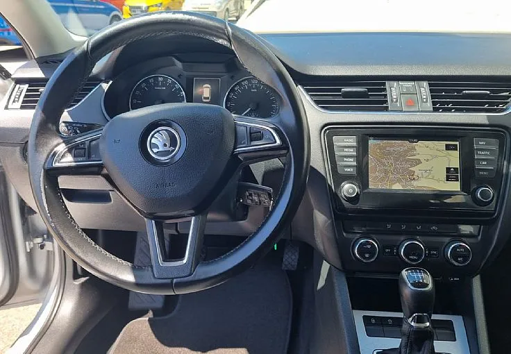 Zunanja slika - Škoda Octavia - Combi 1.6 TDI Ambition - 10