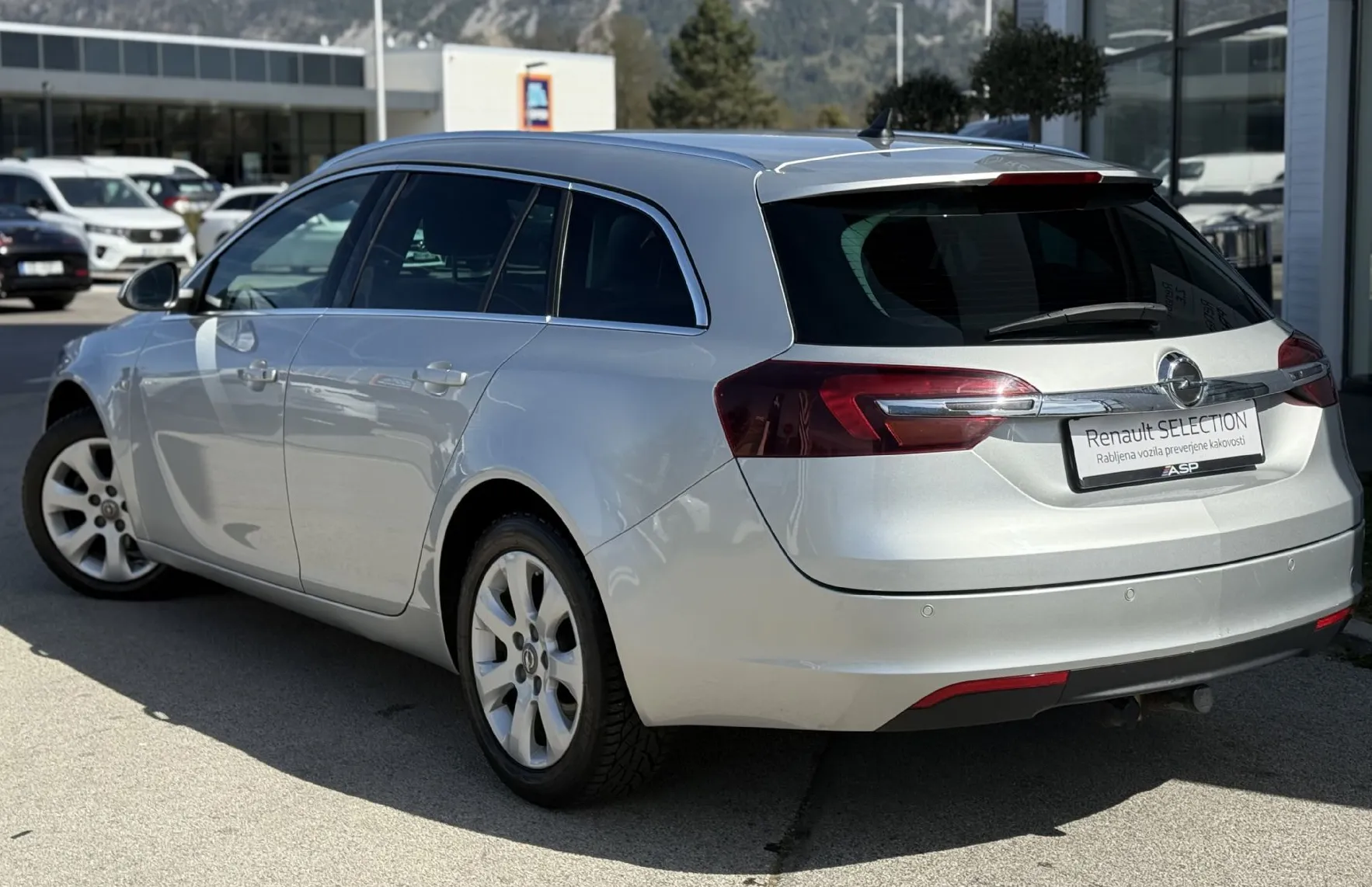 Zunanja slika - Opel Insignia - SportsTourer 1.6 CDTI Drive Start Stop - 4
