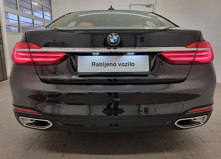 Zunanja slika - BMW Serija 7 - : 750d xDrive HUD ACC Pano Harman Kardon - 3