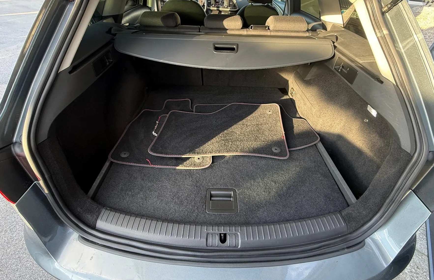 Zunanja slika - Seat Leon - ST 1.6 TDI Park-GretjeSED-AVTKLIMA-ALU-BREZ POLOGA - 17