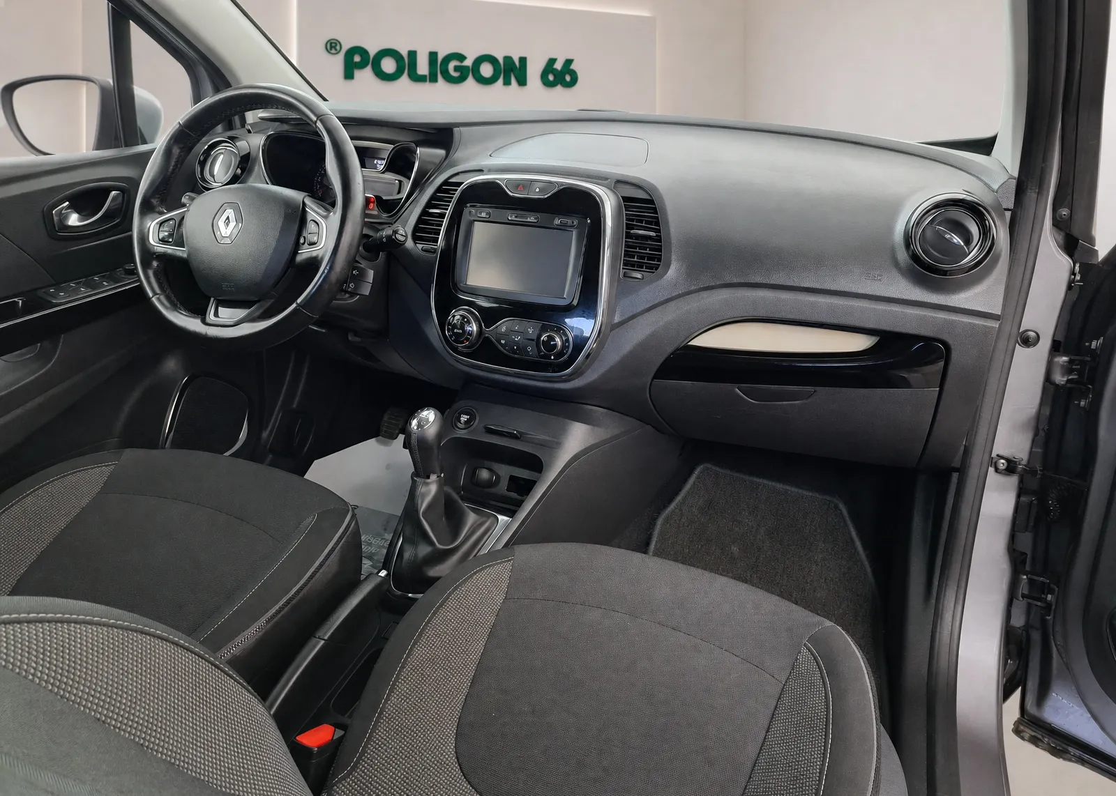 Notranja slika - Renault Captur - TCe-SLOV.POREKLO-M 2017-GARANCIJA-LED-NAVI - 11