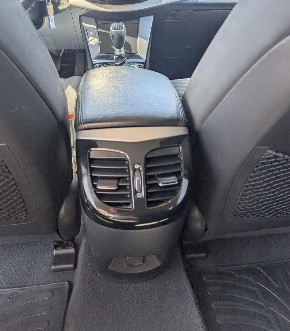 Zunanja slika - Hyundai i40 - Wagon 1.7 CRDi Premium - 8