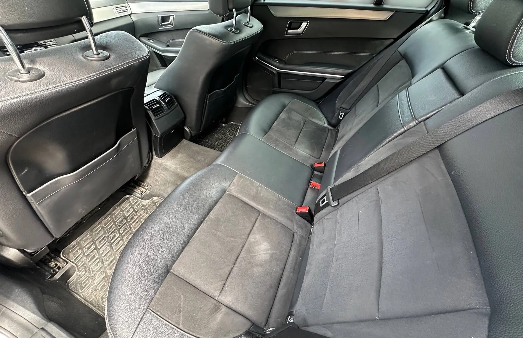Zunanja slika - Mercedes-Benz E-Razred - 300 BLUETEC HYBRID LED NAVI PDC KAMERA TEM TOP - 19