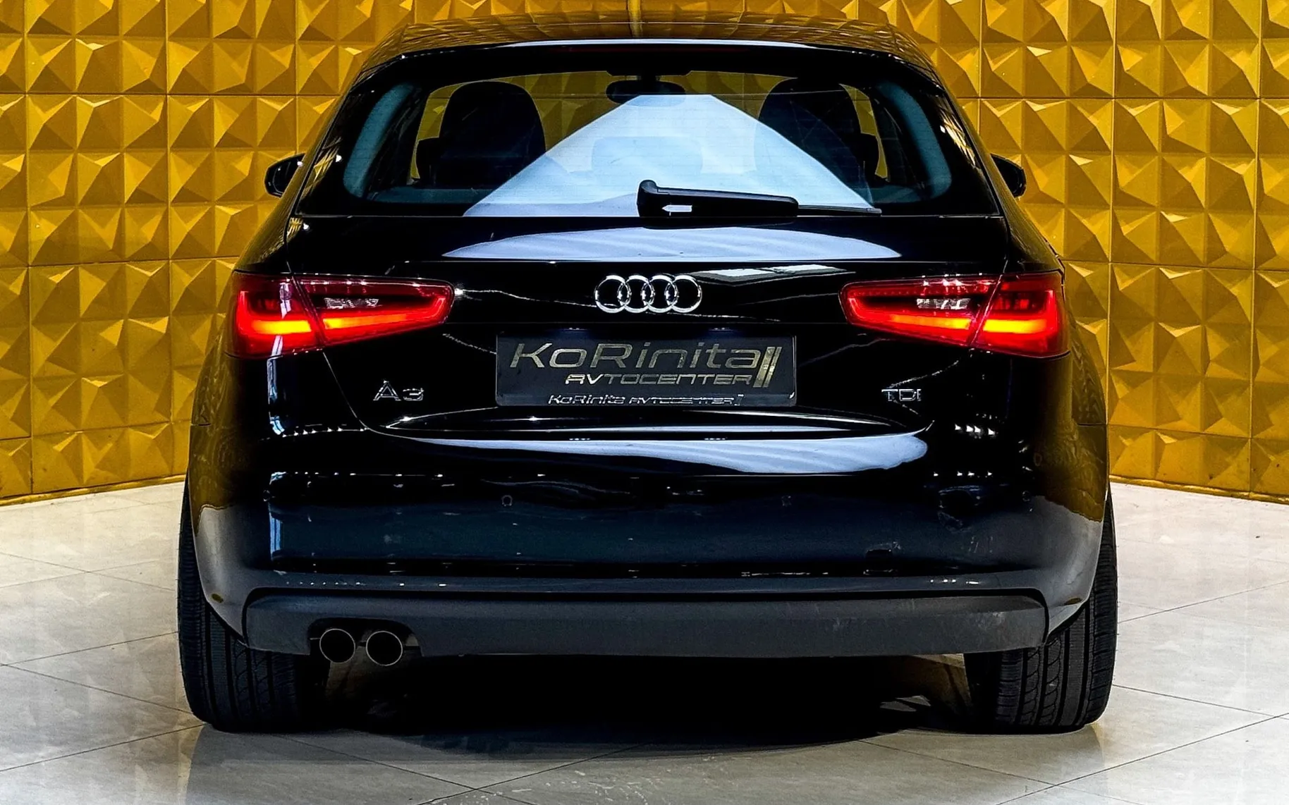 Notranja slika - Audi A3 - 2.0 TDI AUT.-ALCANTARA-TEMP-BI XENON - 10