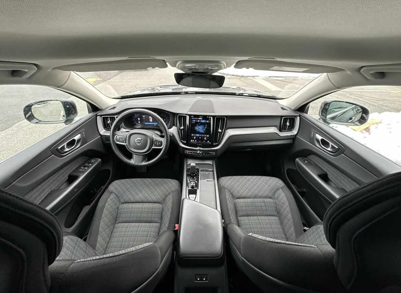 Zunanja slika - Volvo XC60 - B4D Core Avt. LED-KAMERA-KEYLESS - 14
