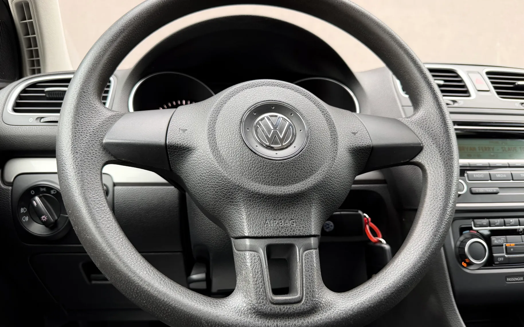 Zunanja slika - Volkswagen Golf - 1.6 TDI 1.LASTNIK SLO.VOZILO KLIMA ALU 17 - 14