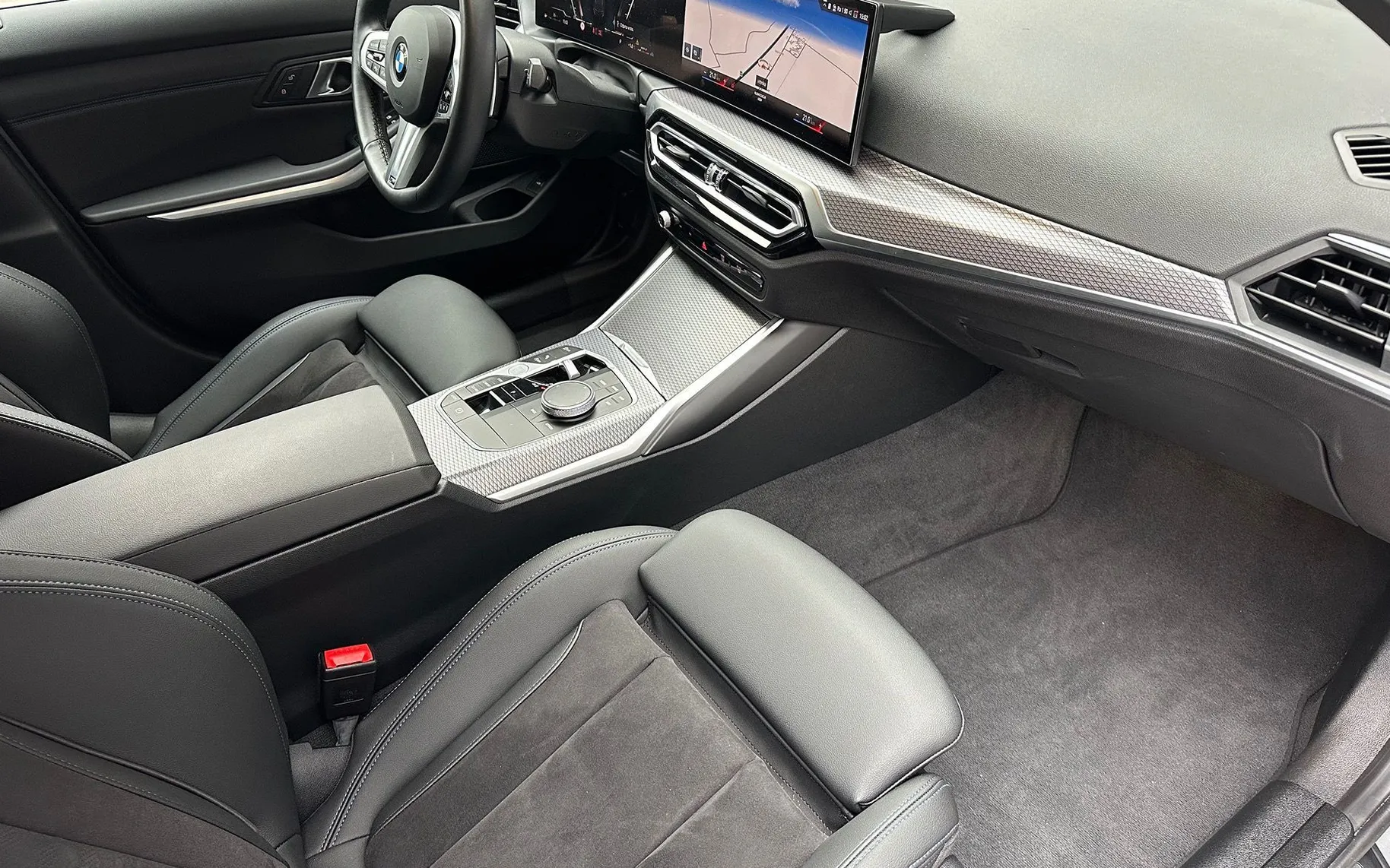 Zunanja slika - BMW Serija 3 - Touring: 330i  AT  MSPORT - 11