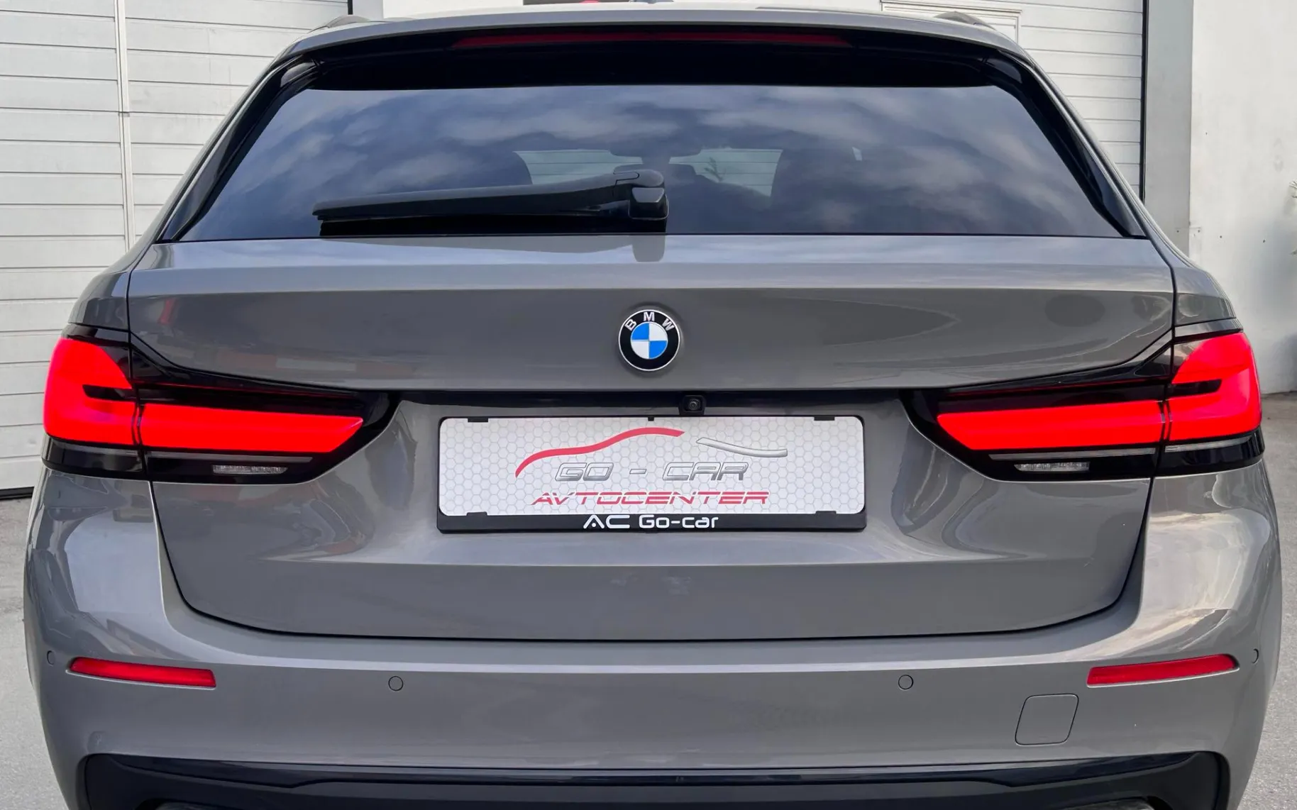 Zunanja slika - BMW Serija 5 - 5 Series Touring 520D AUT. - 6