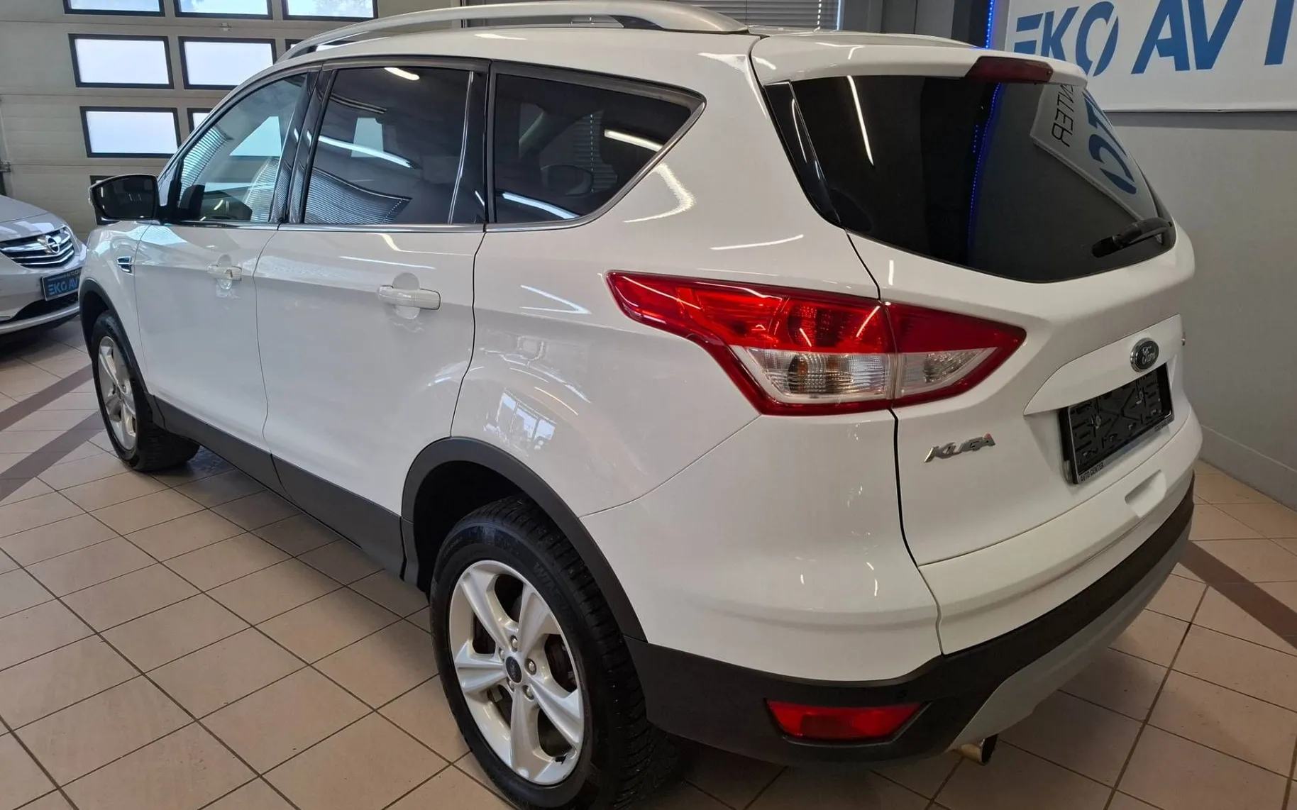 Zunanja slika - Ford Kuga - 1.6 SCTI 4x4 AVT.-TEMP-PDC-GRETJE SEDEŽEV-KOT NO - 5