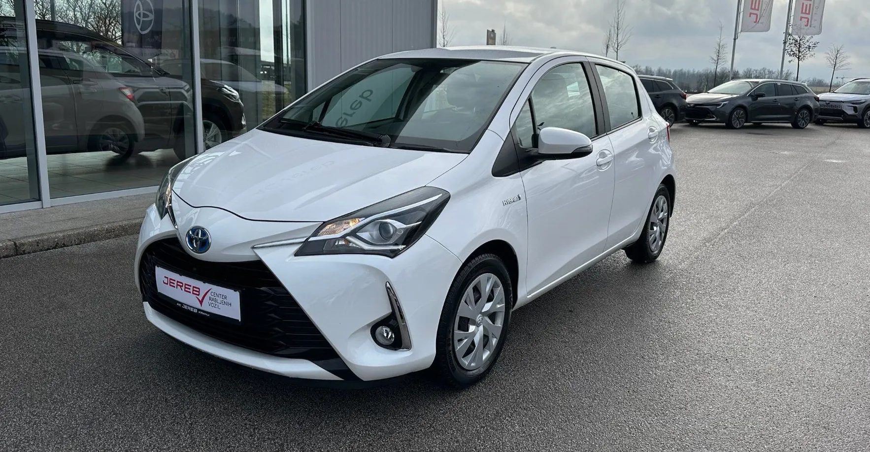 Zunanja slika - Toyota Yaris - Hybrid 1.5 VVT-i Stella Avt. SLO POREKLO - 1