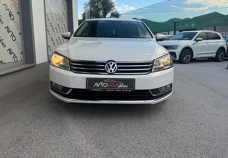 Zunanja slika - Volkswagen Passat - Variant 2.0 TDI BlueM.Tech. Comfortline Tempomat Pdc Navi - 3
